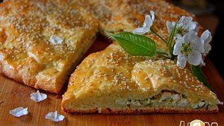 Лепешка из творожного теста с сыром