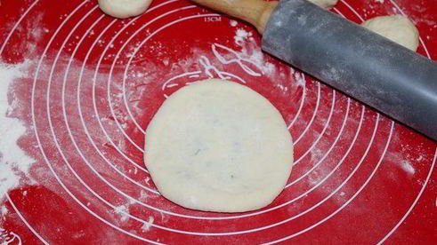 лепешки с черемшой и адыгейским сыром