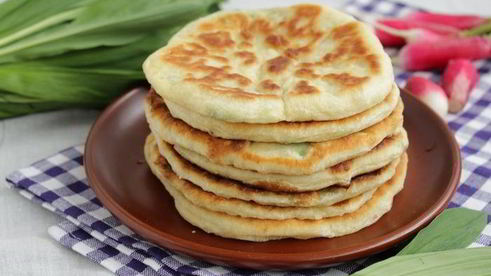 лепешки с черемшой и адыгейским сыром