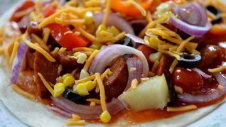 Лепешки с колбасой чоризо