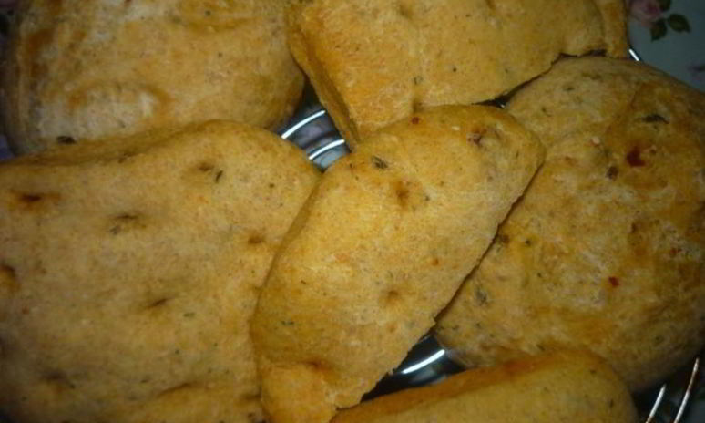 Рецепт лепешек с кукурузной мукой, сыром и пряностями