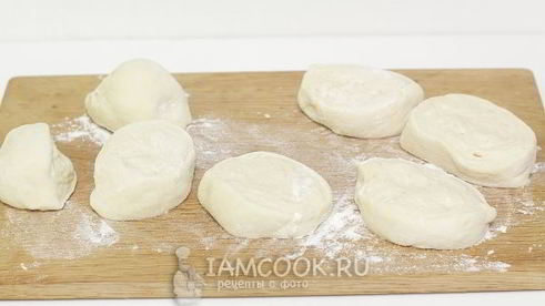 лепешки с сыром дрожжевые