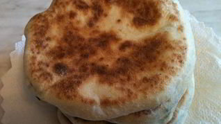 Лепешки с творожно-сырной начинкой