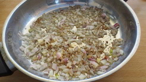 пиде — турецкая лепешка в форме лодочки с начинкой из фарша