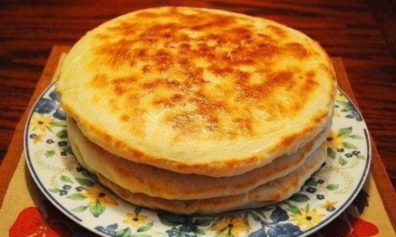 Рецепт простых сметанных лепешек на сковороде