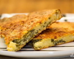 Творожная лепешка с полентой