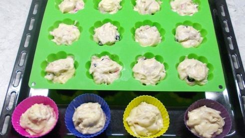 маффины с черной смородиной