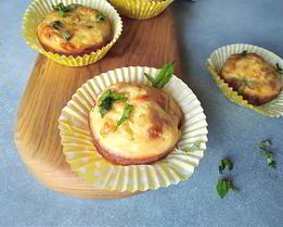 Маффины с кабачком, сыром и мятой