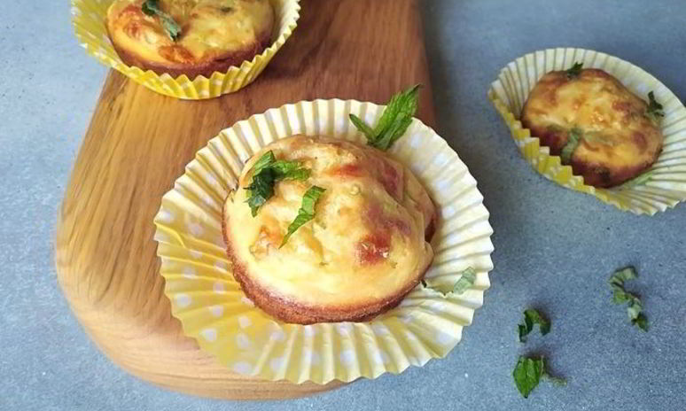 Рецепт маффинов с кабачком, сыром и мятой