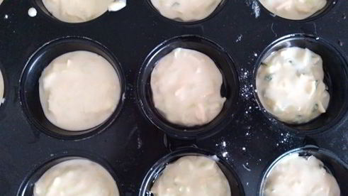 маффины с кабачком, сыром и мятой