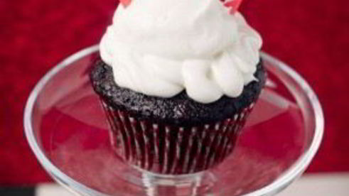 маффины с пивом рутбир и ванильным кремом