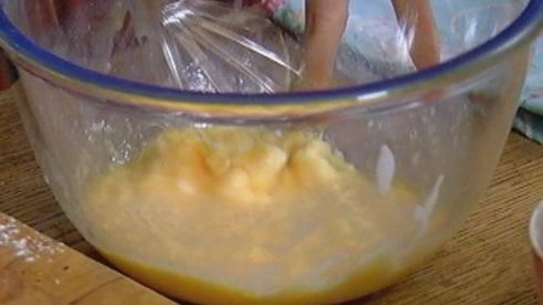 маффины с шоколадом и вяленой вишней