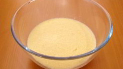 маффины с яблоками и корицей под ванильным соусом