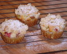 Маффины со штрейзелем и ревенем