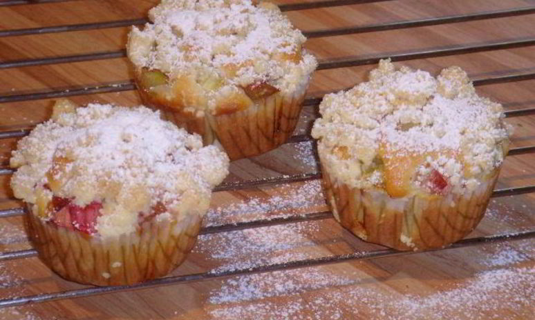 Рецепт маффинов со штрейзелем и ревенем