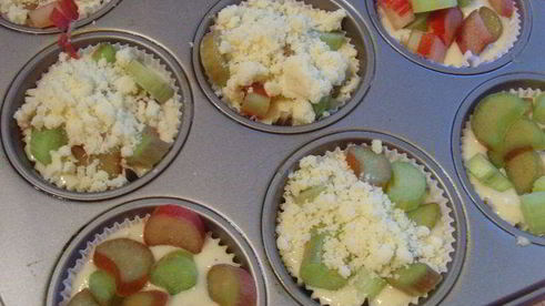 маффины со штрейзелем и ревенем