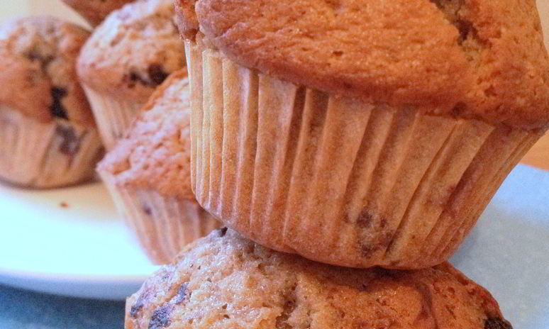 Рецепт шоколадных маффинов с ягодами