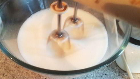 вишневые маффины со сливками