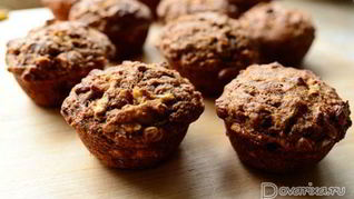 Вкусные маффины с орехами