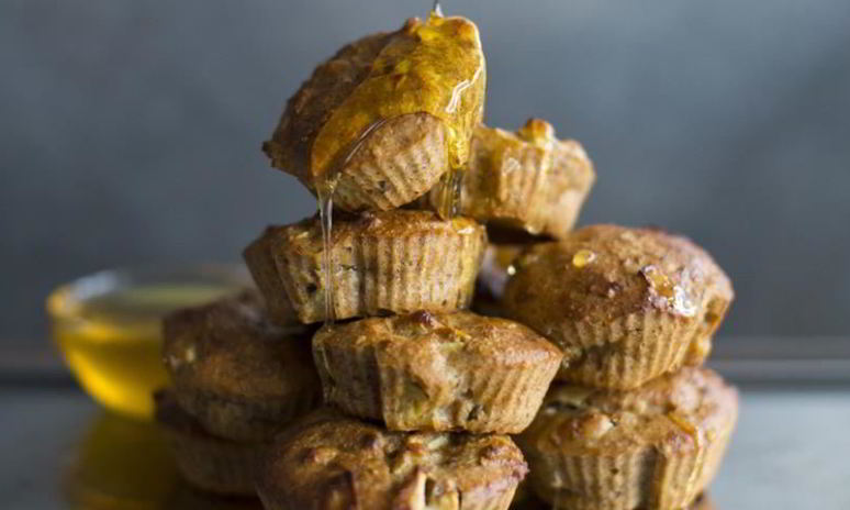 Рецепт яблочных маффинов на меду и простокваше