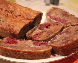 Манник на кефире с ежевично-банановым кремом и какао