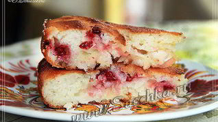 Манник с яблоком и брусникой