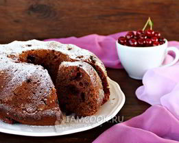 Шоколадный манник с вишней