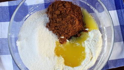 шоколадный манник с вишней