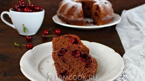 шоколадный манник с вишней