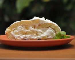 Нежнейший яблочный рулет