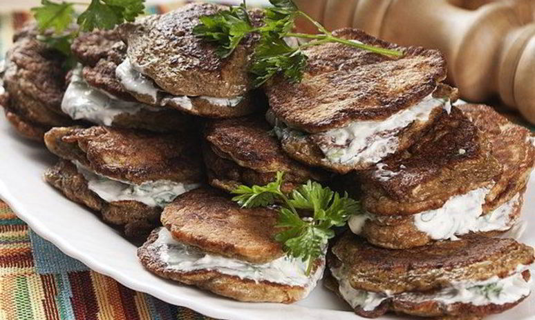 Рецепт домашних печеночных оладий со сметаной