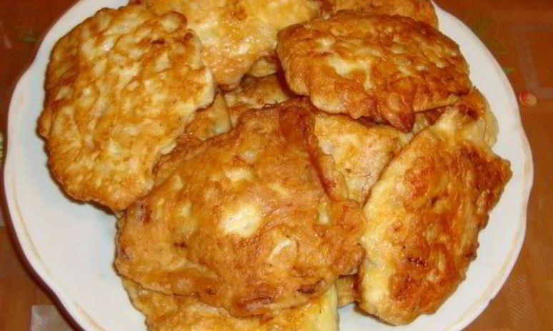 Рецепт куриных оладий с лукома и майонезома