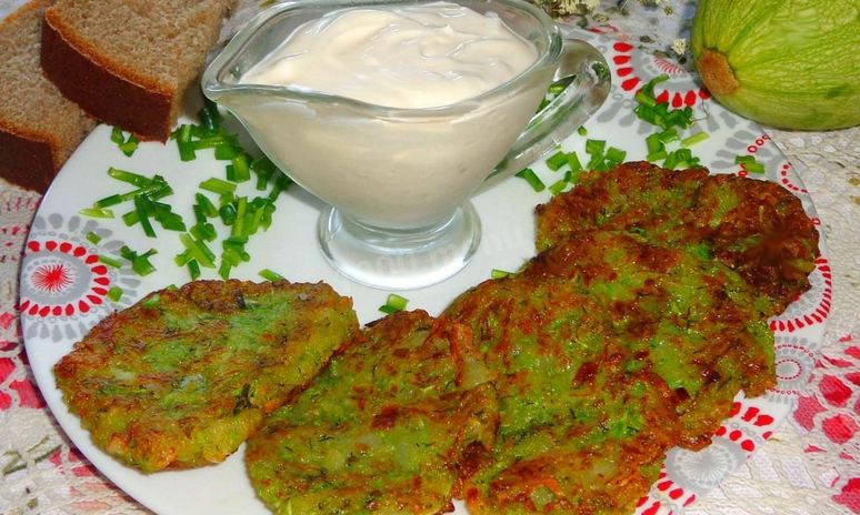 Рецепт оладий из кабачков без яиц