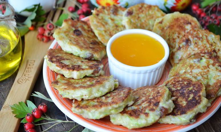 Рецепт оладий из кабачков и яблок