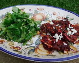 Оладьи из цукини, свеклы и феты