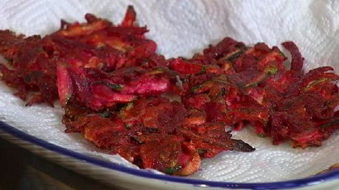 оладьи из цукини, свеклы и феты