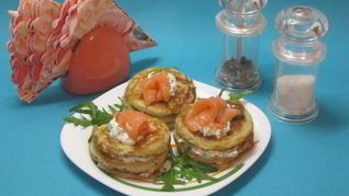 Оладьи картофельные с семгой