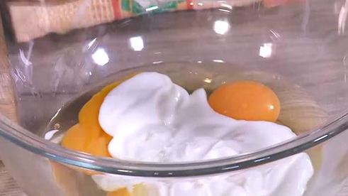 оладьи на йогурте с семгой и сметаной