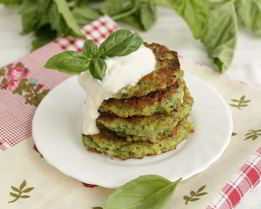 Оладьи с брокколи и пармезаном