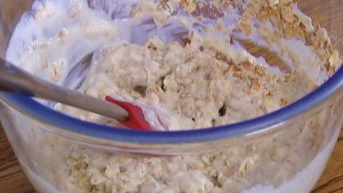 овсяные оладушки на кефире с изюмом и корицей