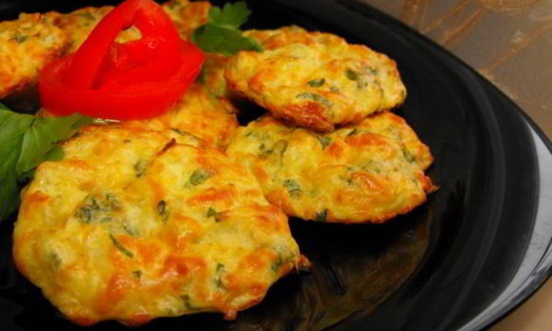 Рецепт простых капустных оладий с сыром в духовке