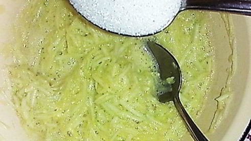 сладкие кабачковые оладушки