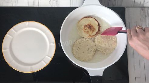 сливочные оладьи с грушей дюшес