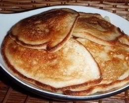 Творожные оладьи с грушами