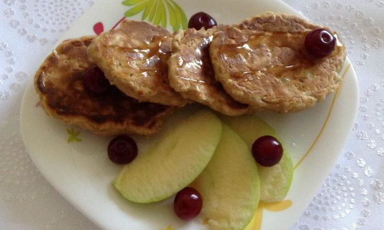 Рецепт яблочных оладий с овсянкой