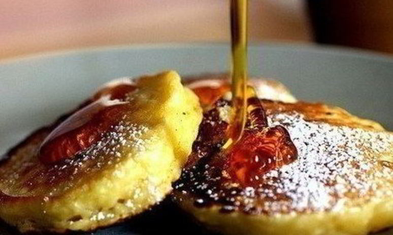 Рецепт яблочных оладий с ванилью