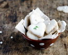 Ореховое печенье в сахарной глазури