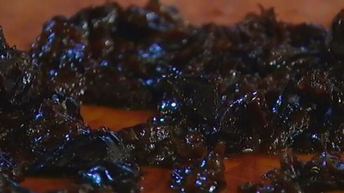 печенье с шоколадом и черносливом в сиропе