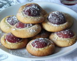 Печенье со сливами