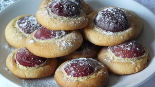 Печенье со сливами